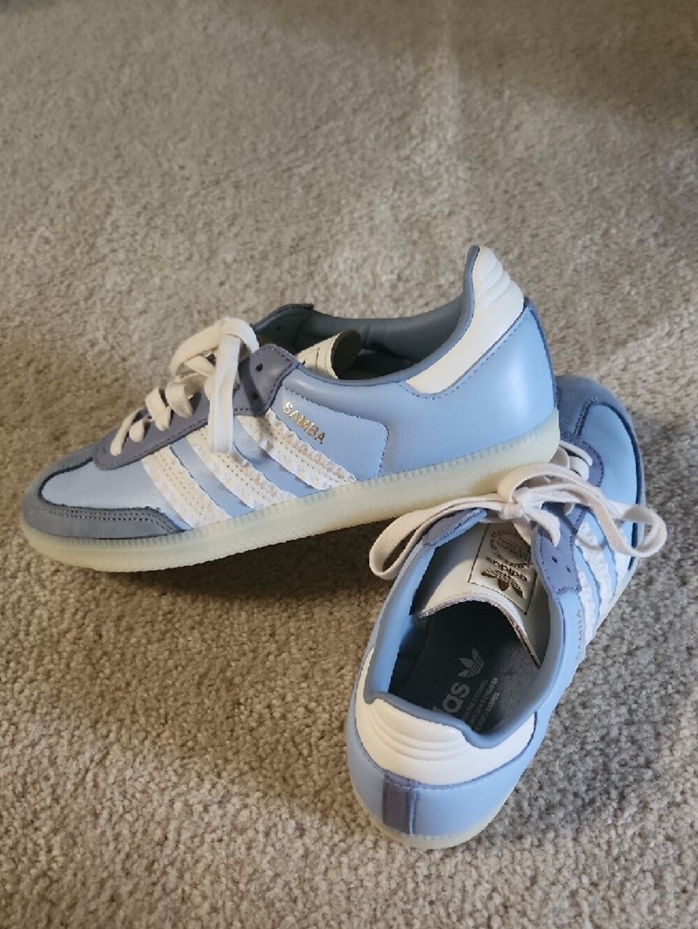 adidas Samba Sneakers in Light Blue and White - Picture 3 of 7